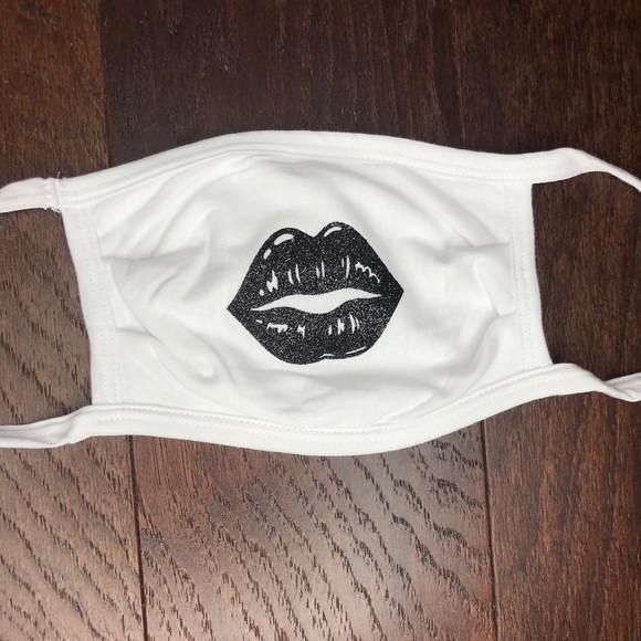 Custom Mask “LIPS” - Picture 3 of 9
